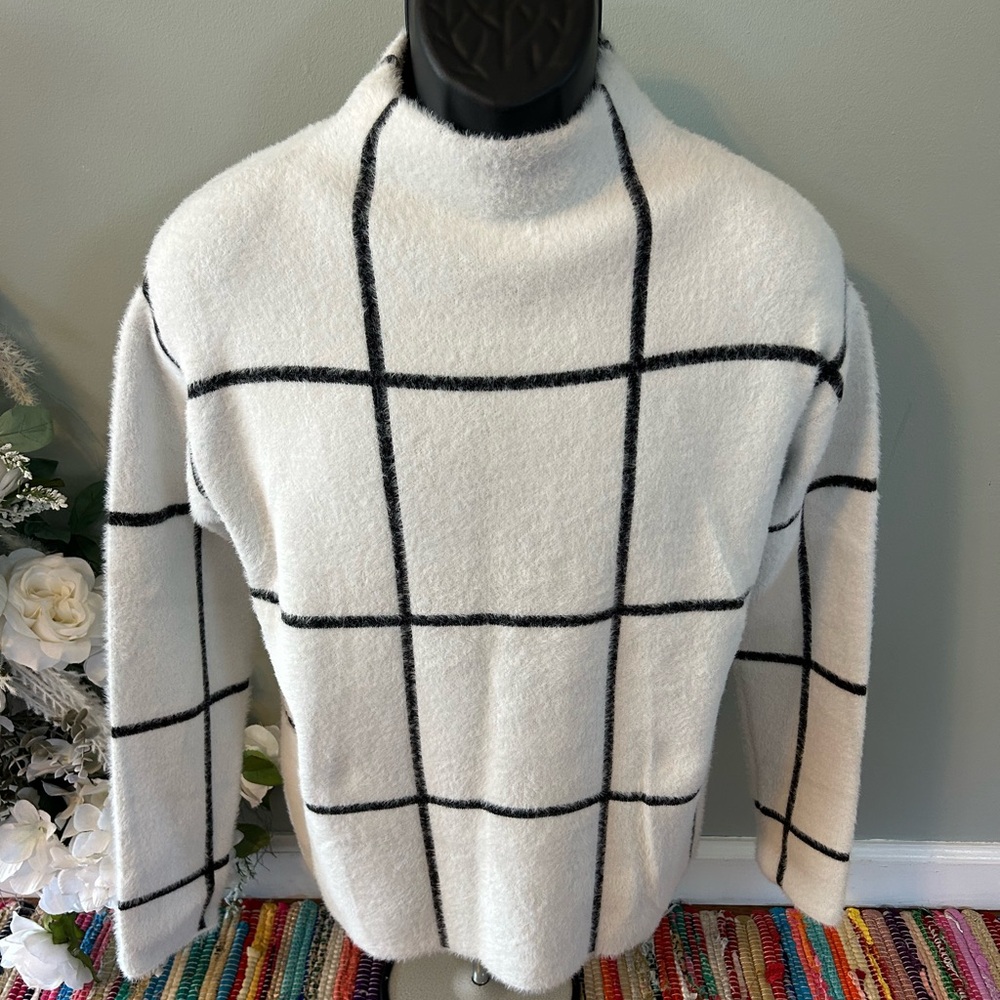 NEW Rachel Zoe Large Plaid Mockneck Sweater White Black Small
